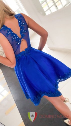 Krátke dámske vyšívané spoločenské šaty - výber farieb - Barva: Kráľovská modrá, Velikost: 38