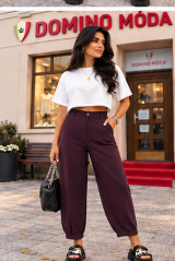 Women's trousers with tapered legs and an elasticated waist