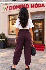 Women's trousers with tapered legs and an elasticated waist