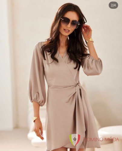 Krátké zavinovací šaty s vázáním v pase