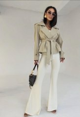 Krátky trench coat s opaskom