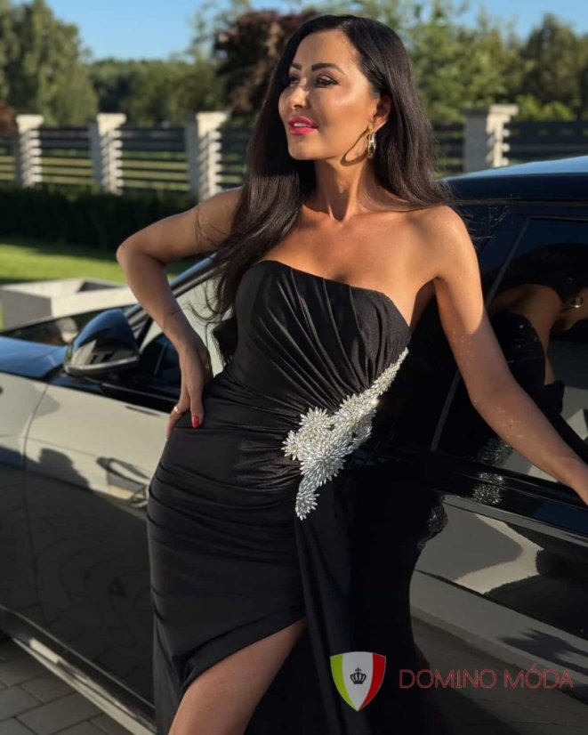 Black evening dress with glitter appliqué and slit - Barva: Black, Velikost: S